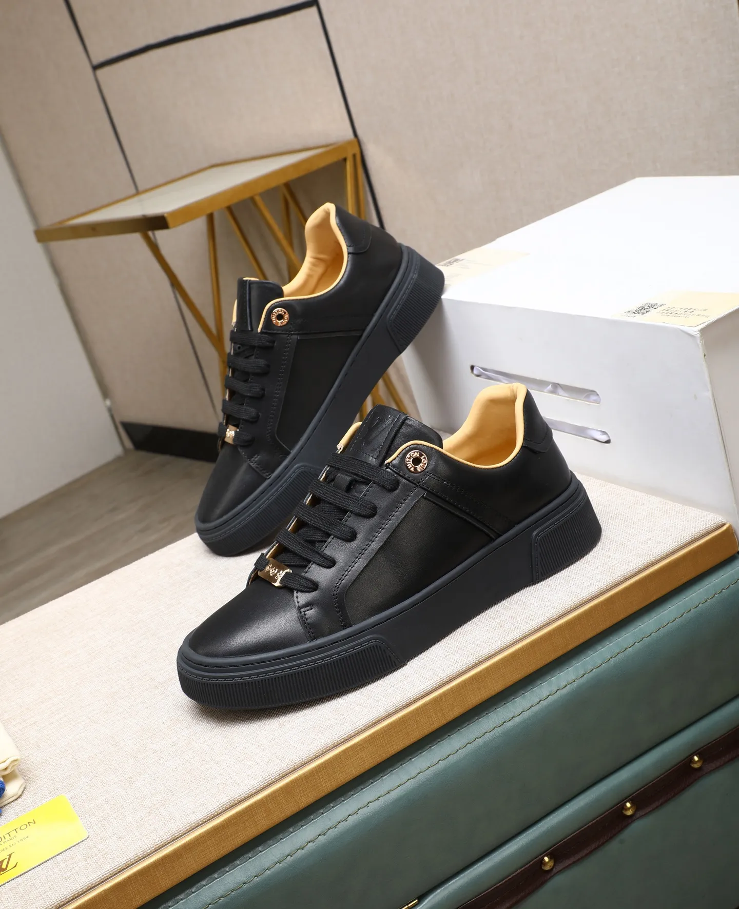 Men's shoes 💰460 [LV～] Men's casual shoes 2025z cabinet sales simultaneously 🔶Size: 38-44 #️⃣ 🔷3 colors🔜The upper is made of multi-material splicing➕cow leather lining, comfortable and breathable, sole: original comfortable and wear-resistant outsole, ⚠️real thing📱photographed🎬real thing is better📢📢📢
